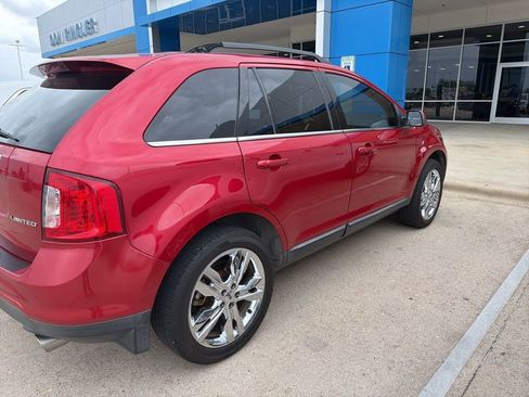 Used 2011 Ford Edge Limited w/ Driver Entry Pkg FWD image 6