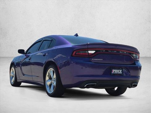 Used 2016 Dodge Charger R/T RWD image 7