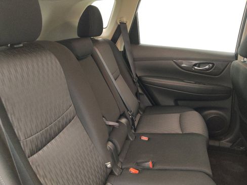 Used 2020 Nissan Rogue SV FWD image 19