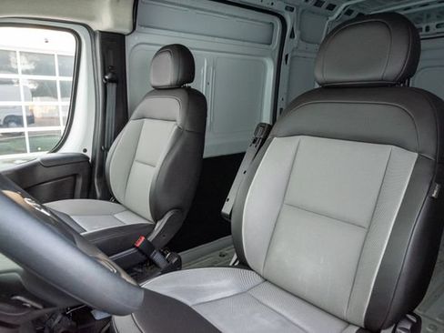Used 2026 RAM ProMaster 2500 w/ Convenience Group FWD image 9