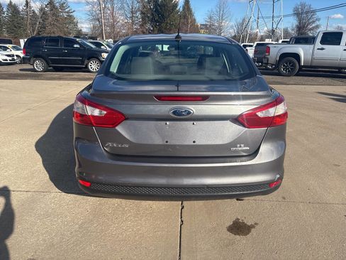Used 2012 Ford Focus SE image 4