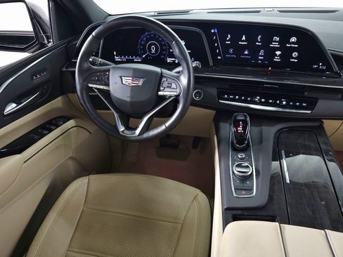 Used 2022 Cadillac Escalade Premium Luxury image 21