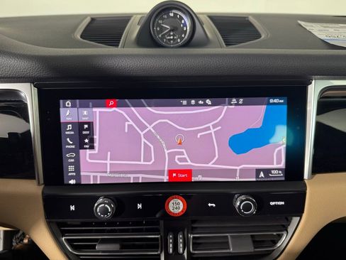 New 2025 Porsche Macan image 32