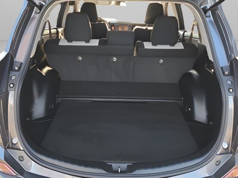 Certified 2018 Toyota RAV4 XLE image 31