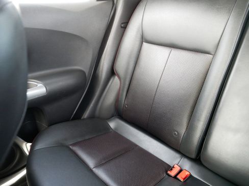 Used 2015 Nissan Juke SL image 12