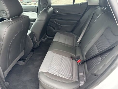Used 2025 Chevrolet Trax LT FWD image 16