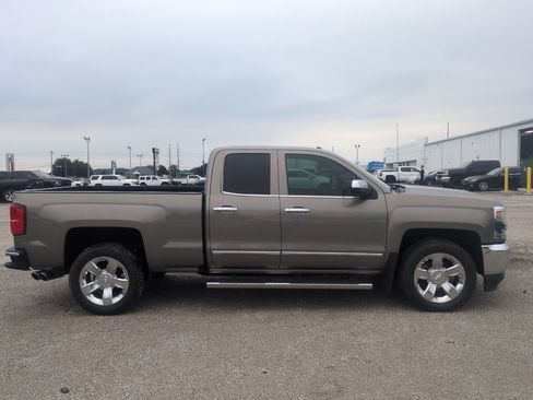 Used 2017 Chevrolet Silverado 1500 LTZ w/ Sport Package AWD/4WD image 4