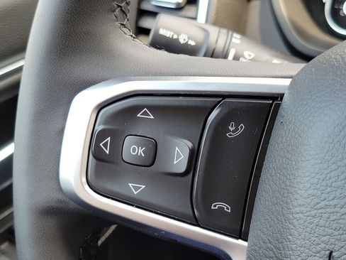 Used 2025 RAM 2500 Big Horn AWD/4WD image 12