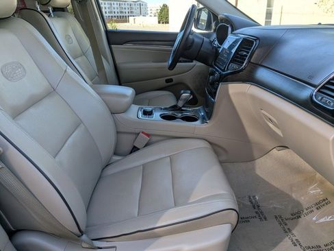 Used 2020 Jeep Grand Cherokee Overland image 22