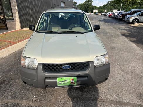 Used 2004 Ford Escape XLS FWD image 8