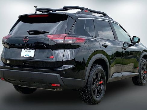 Used 2026 Nissan Rogue SV AWD/4WD image 12