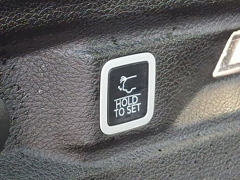 Certified 2025 Jeep Grand Cherokee L Limited image 30