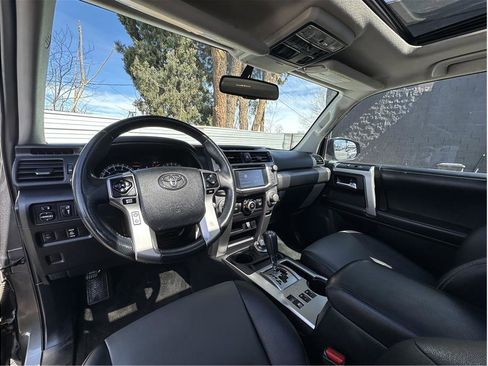 Used 2015 Toyota 4Runner SR5 Premium image 2