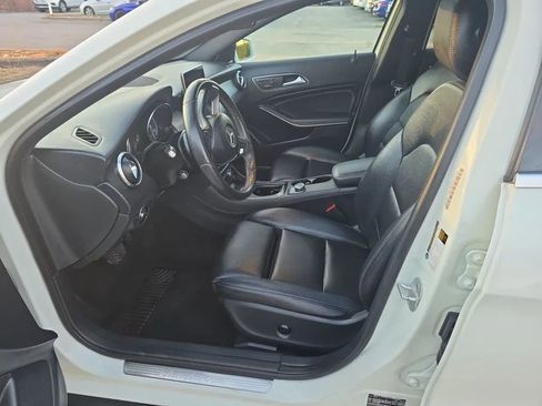 Used 2017 Mercedes-Benz GLA 250 4MATIC image 2