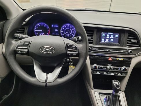 Used 2020 Hyundai Elantra SE FWD image 22
