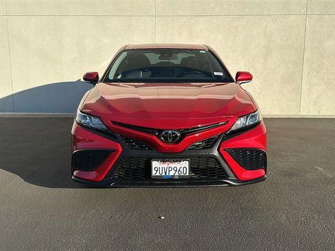 Used 2023 Toyota Camry SE image 2