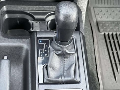 Used 2022 Toyota Tacoma SR w/ SX Package AWD/4WD image 20