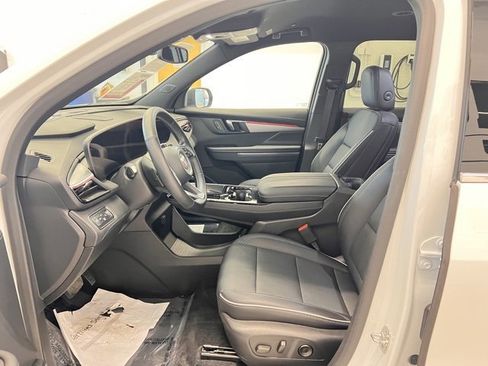 Used 2025 Buick Enclave Preferred image 19