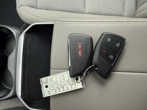 Used 2025 GMC Terrain Elevation image 33