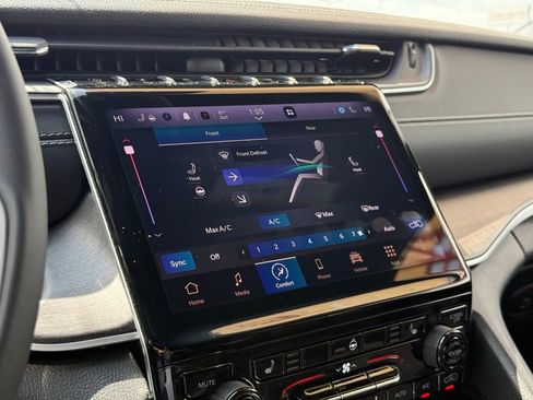 Certified 2024 Jeep Grand Cherokee L Limited image 22