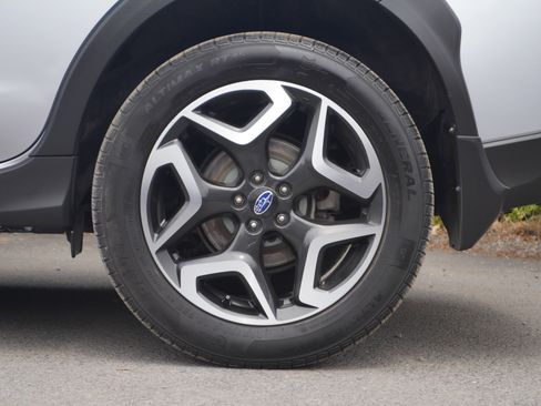 Used 2019 Subaru Crosstrek 2.0i Limited w/ Moonroof Package w/Navigation AWD/4WD image 18