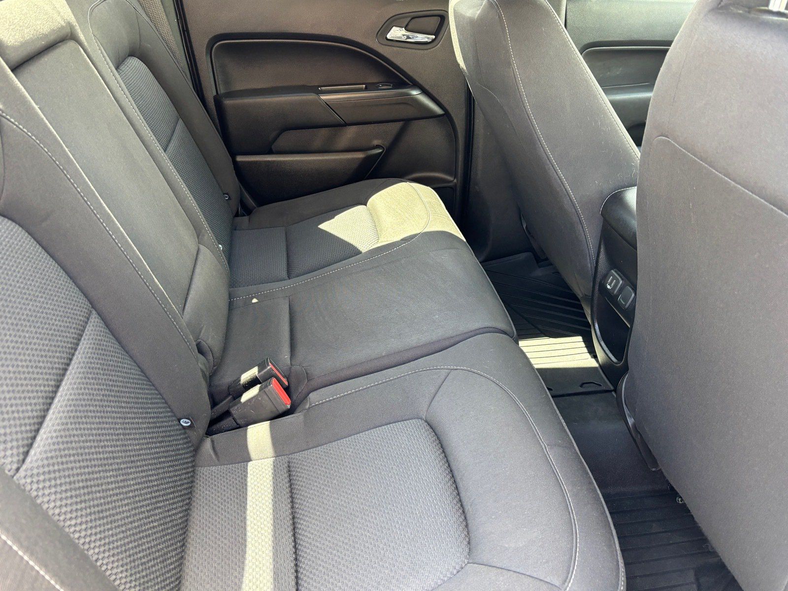Used 2022 Chevrolet Colorado LT RWD image 29