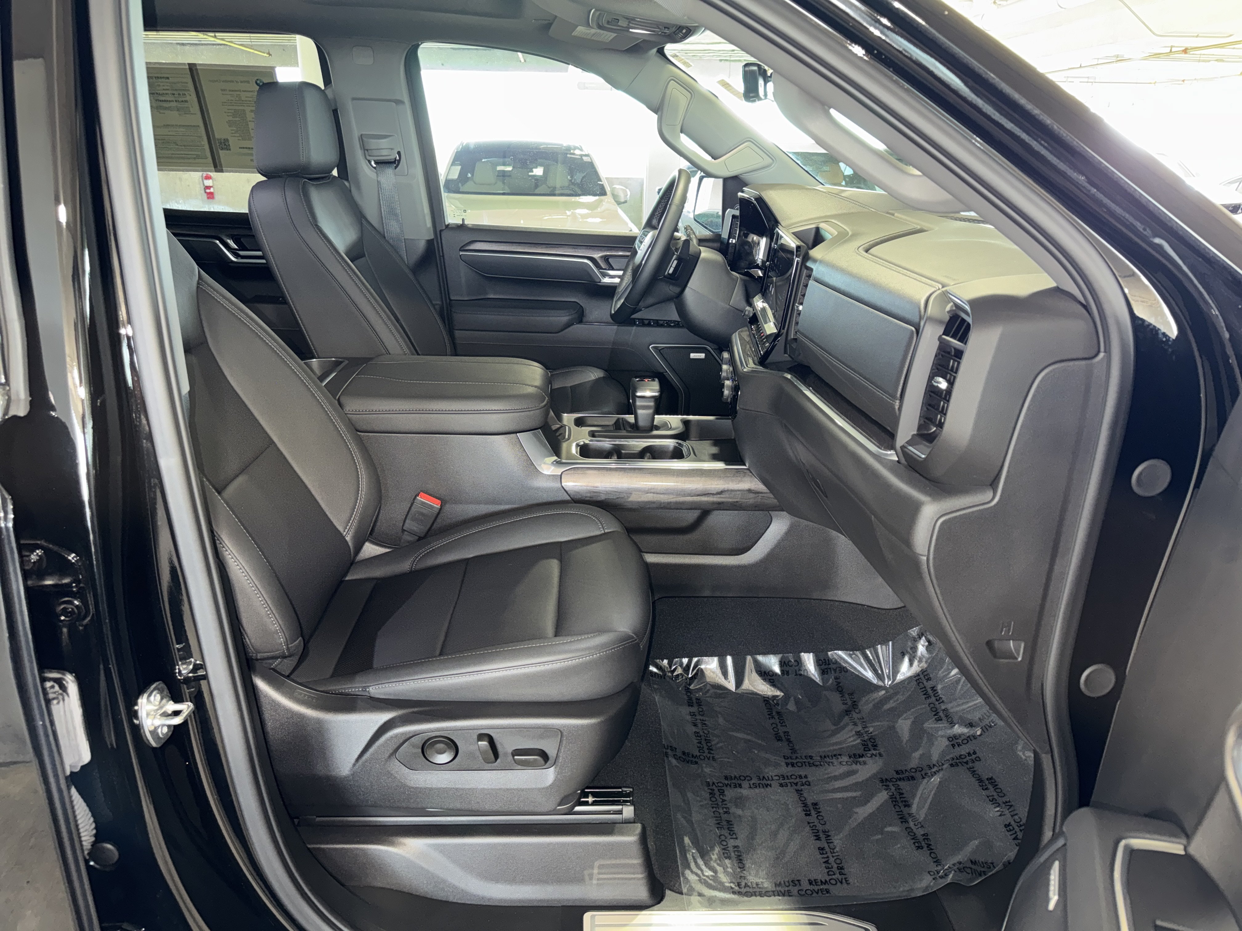 Used 2025 Chevrolet Silverado 1500 LTZ w/ LTZ Premium Package AWD/4WD image 10