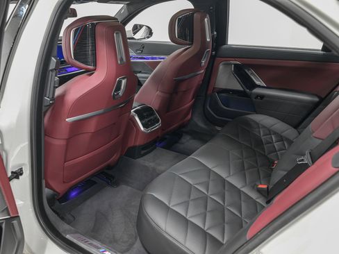 Used 2025 BMW 740i xDrive w/ Premium Package AWD/4WD image 26