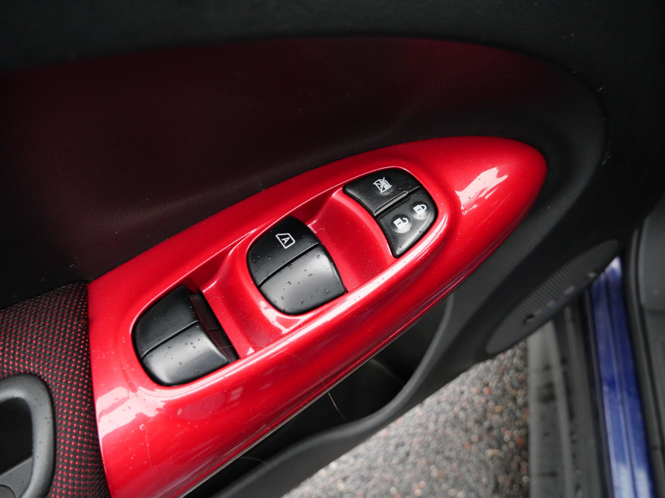Used 2015 Nissan Juke SV w/ Technology Package AWD/4WD image 19