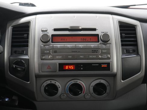 Used 2011 Toyota Tacoma Base w/ TRD Sport Pkg image 18