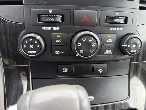 Used 2011 Kia Sedona EX FWD image 18