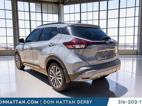 Used 2023 Nissan Kicks SR w/ SR Premium Package FWD image 30