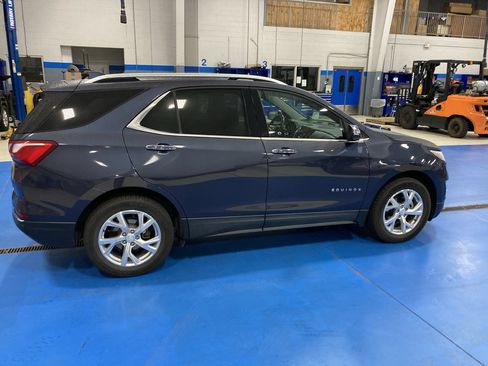 Used 2018 Chevrolet Equinox Premier w/ Infotainment II Package AWD/4WD image 8