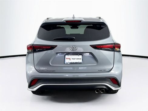 Certified 2025 Toyota Highlander XSE image 13