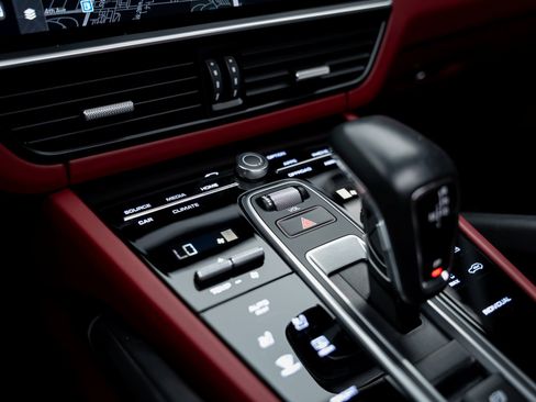 Used 2023 Porsche Cayenne S image 50