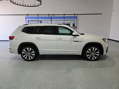 Certified 2023 Volkswagen Atlas SEL Premium AWD/4WD image 9