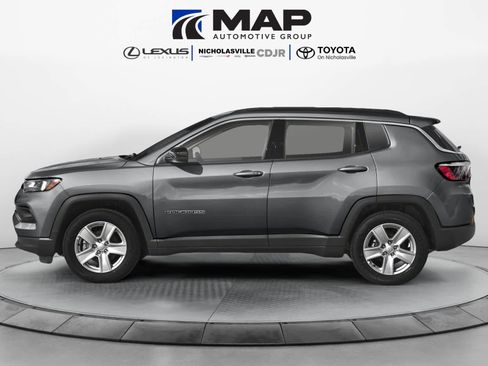 Used 2022 Jeep Compass Latitude w/ Convenience Group image 3