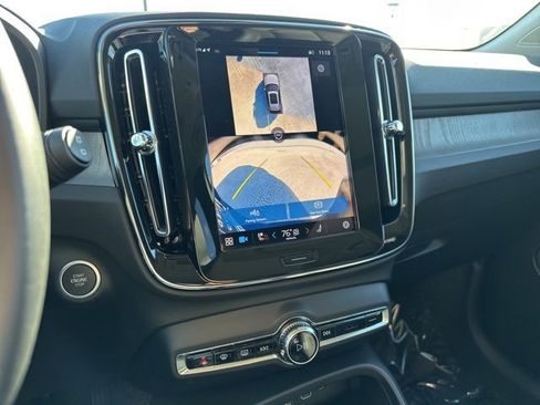 Certified 2025 Volvo XC40 B5 Plus image 23