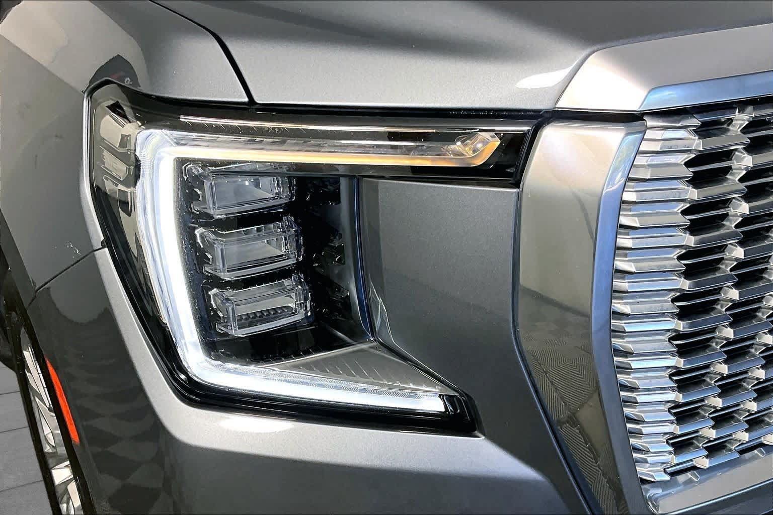Used 2021 GMC Yukon Denali w/ Advanced Technology Package RWD image 26