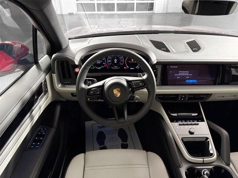 Certified 2026 Porsche Cayenne Coupe AWD/4WD image 18