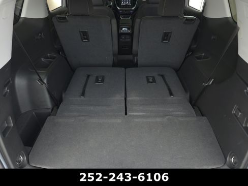 Used 2023 GMC Acadia SLE w/ Driver Convenience Package FWD image 27