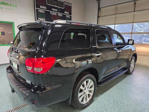 Used 2017 Toyota Sequoia Limited AWD/4WD image 6