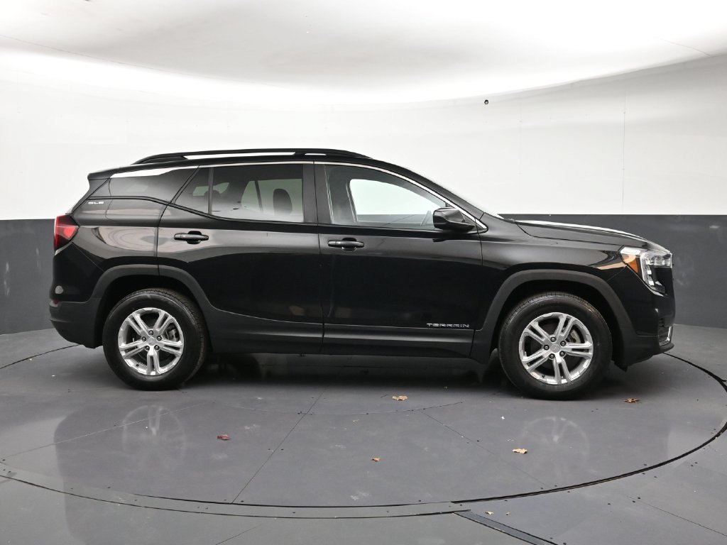 Used 2023 GMC Terrain SLE w/ Driver Convenience Package AWD/4WD image 6