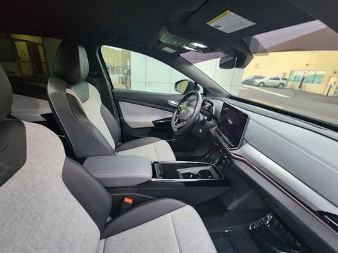 Used 2024 Volkswagen ID.4 Pro image 52