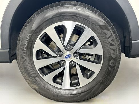 Used 2022 Subaru Outback Premium image 11