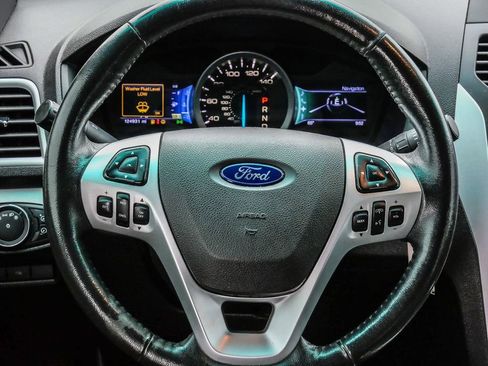 Used 2013 Ford Explorer XLT FWD image 35