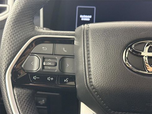 Certified 2025 Toyota Sequoia Platinum image 17