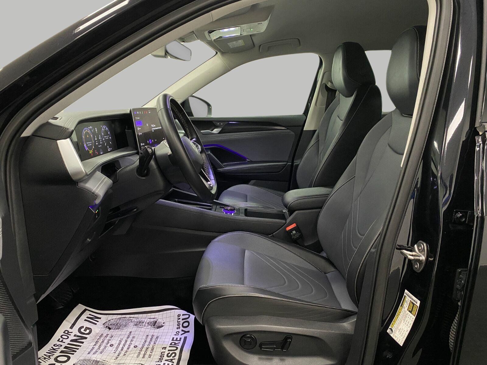 Used 2026 Volkswagen Tiguan SE AWD/4WD image 27