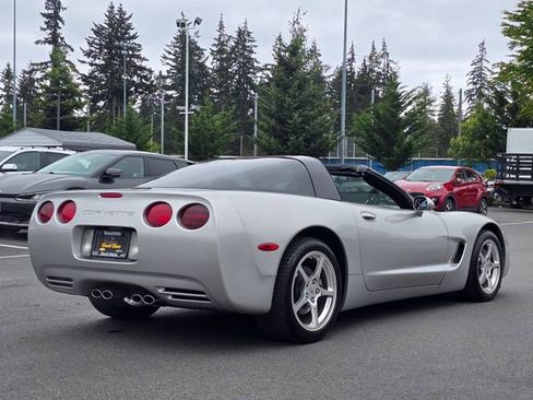 Used 2004 Chevrolet Corvette Coupe w/ Roof Package RWD image 6