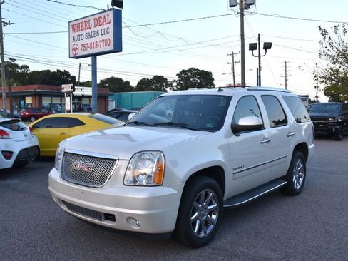 Used 2010 GMC Yukon Denali image 4